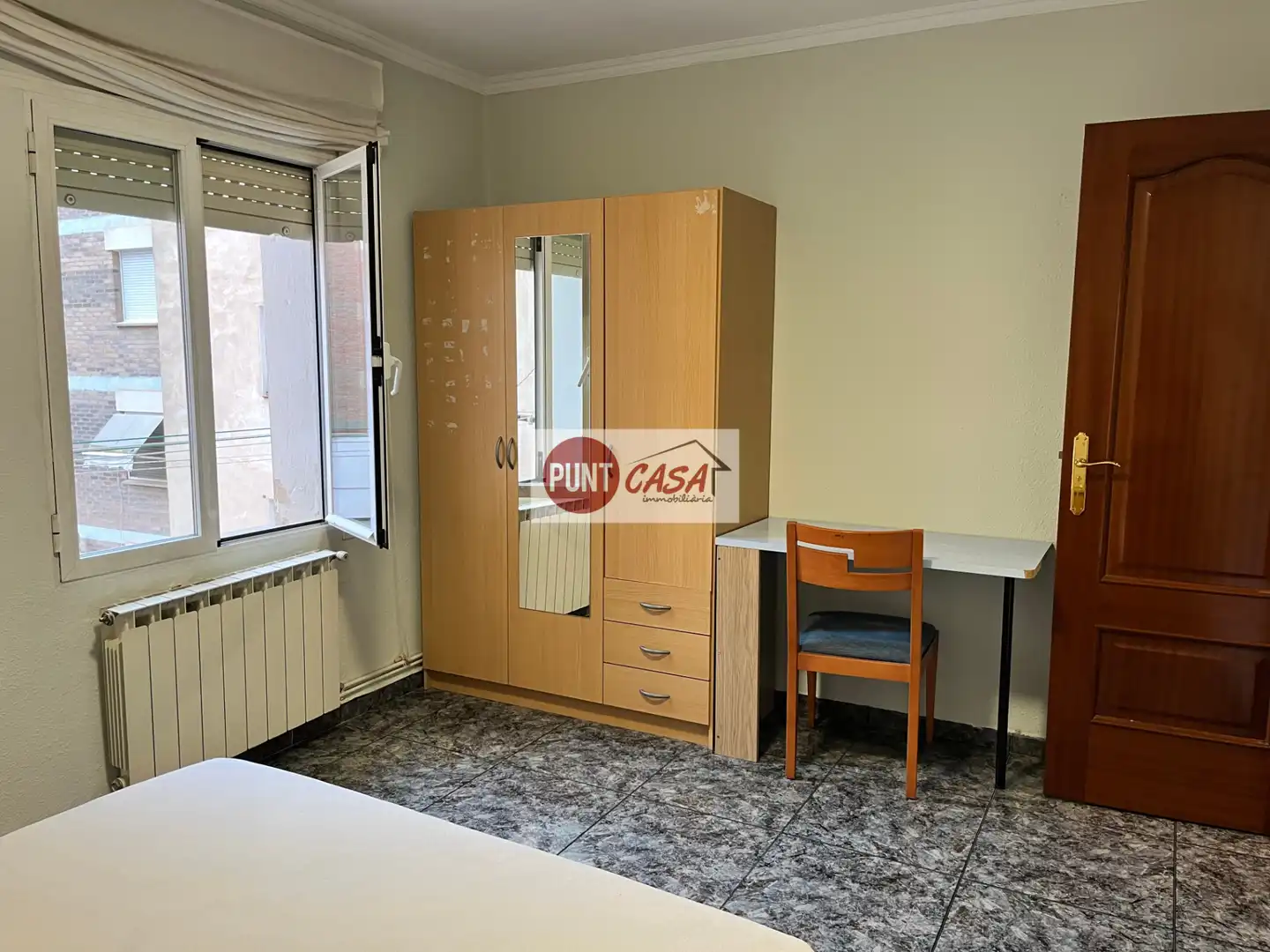 Habitación de Piso de alquiler en Lleida con Calefacción, Terraza y Amueblado