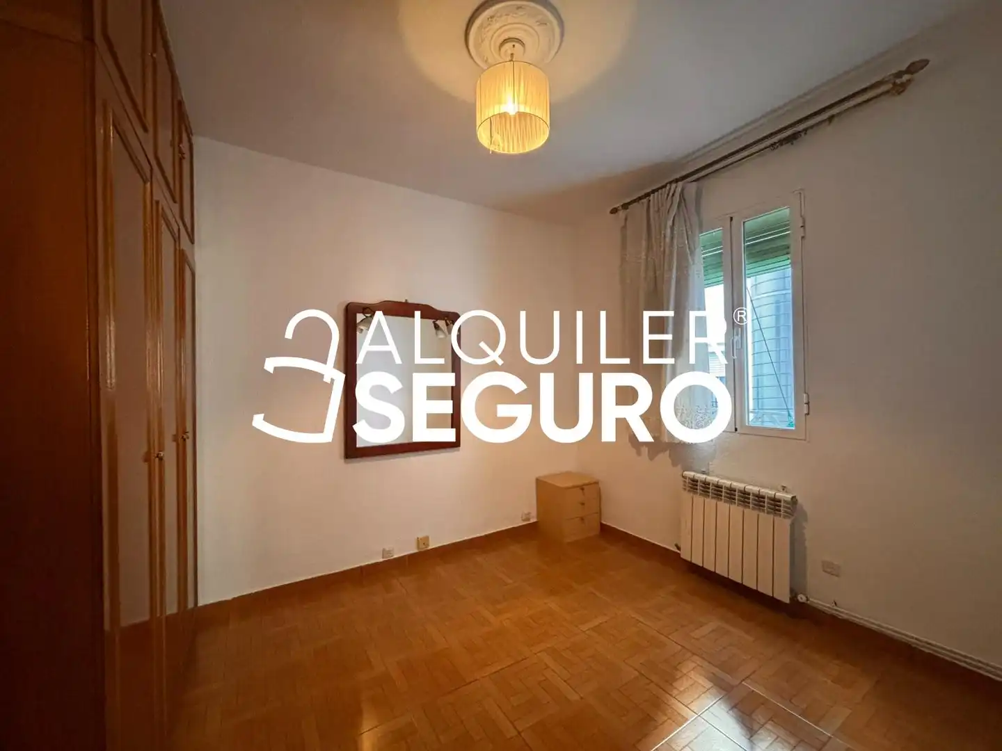 Schlafzimmer von Wohnung zur Miete in Madrid mit Klimaanlage und Heizung