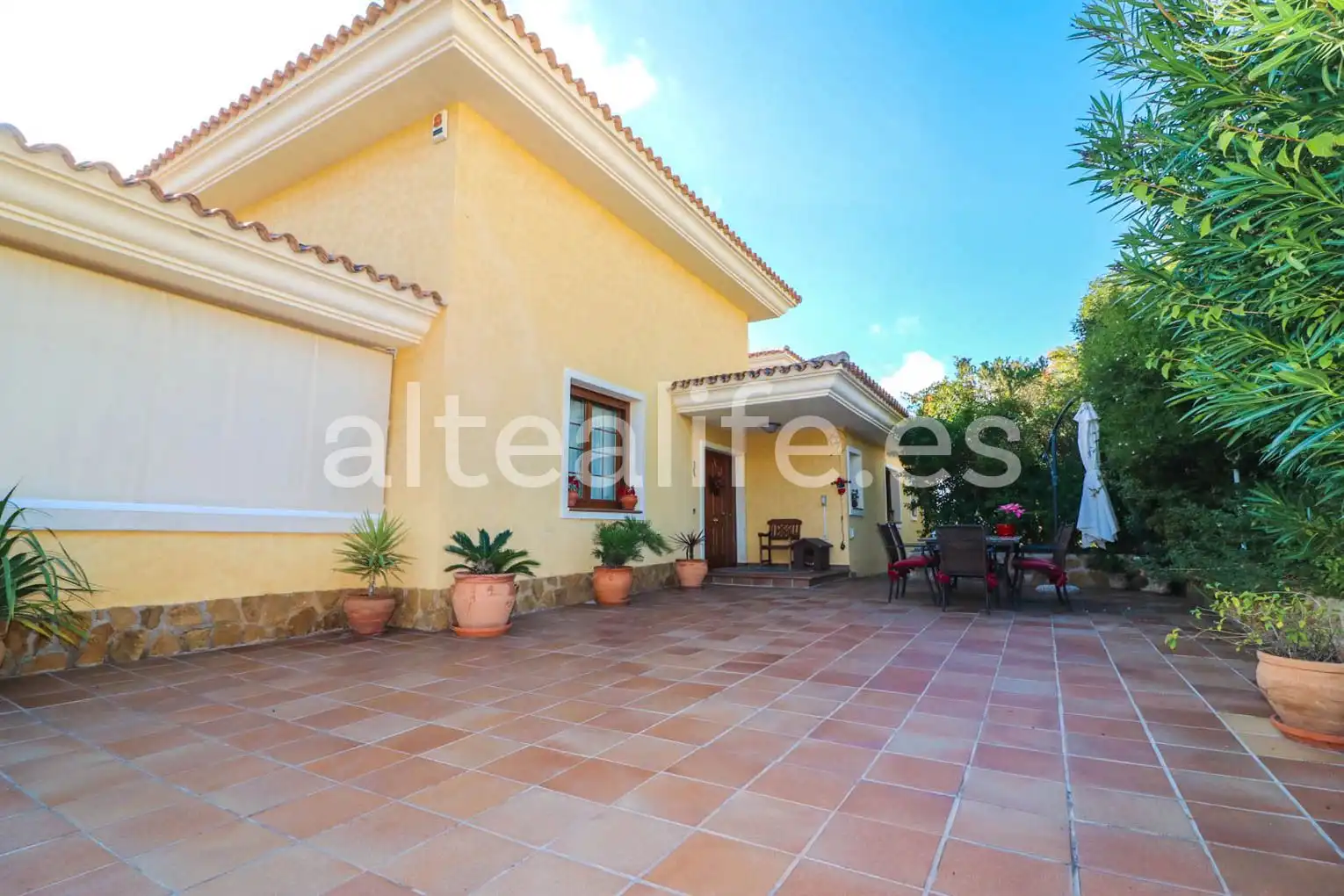 Vista exterior de Casa o chalet en venta en La Nucia con Aire acondicionado, Calefacción y Jardín privado