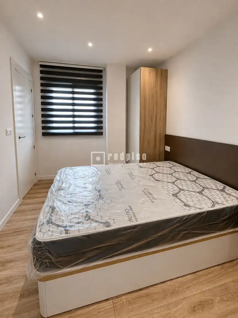 Dormitori de Apartament de lloguer en Murcia amb Aire condicionat, Calefacció i Terrassa