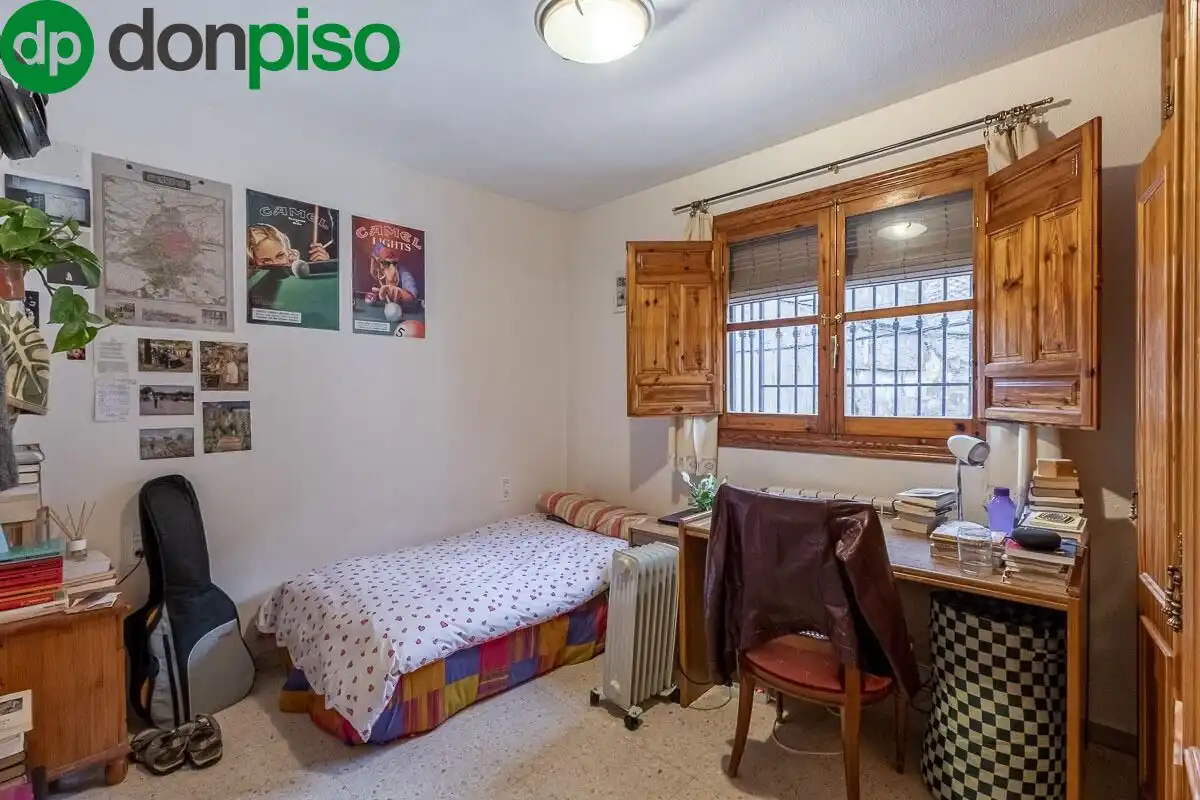 Dormitori de Casa o xalet en venda en Granada amb Aire condicionat, Calefacció i Terrassa