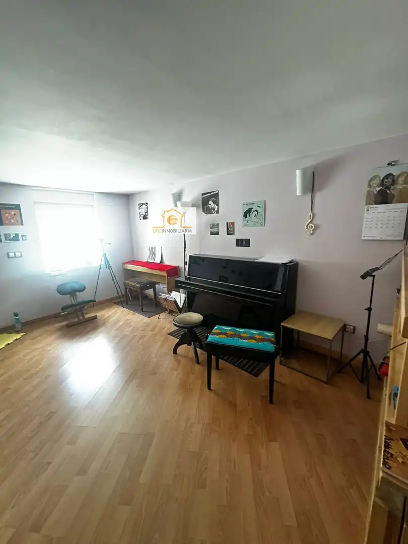 Planta baja en venta en León Capital  con Calefacción y Parquet