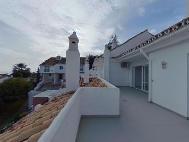 Doppelhaushälfte mit Pool zum Verkauf in C/ Jazmín Urb. Altos del Paraiso