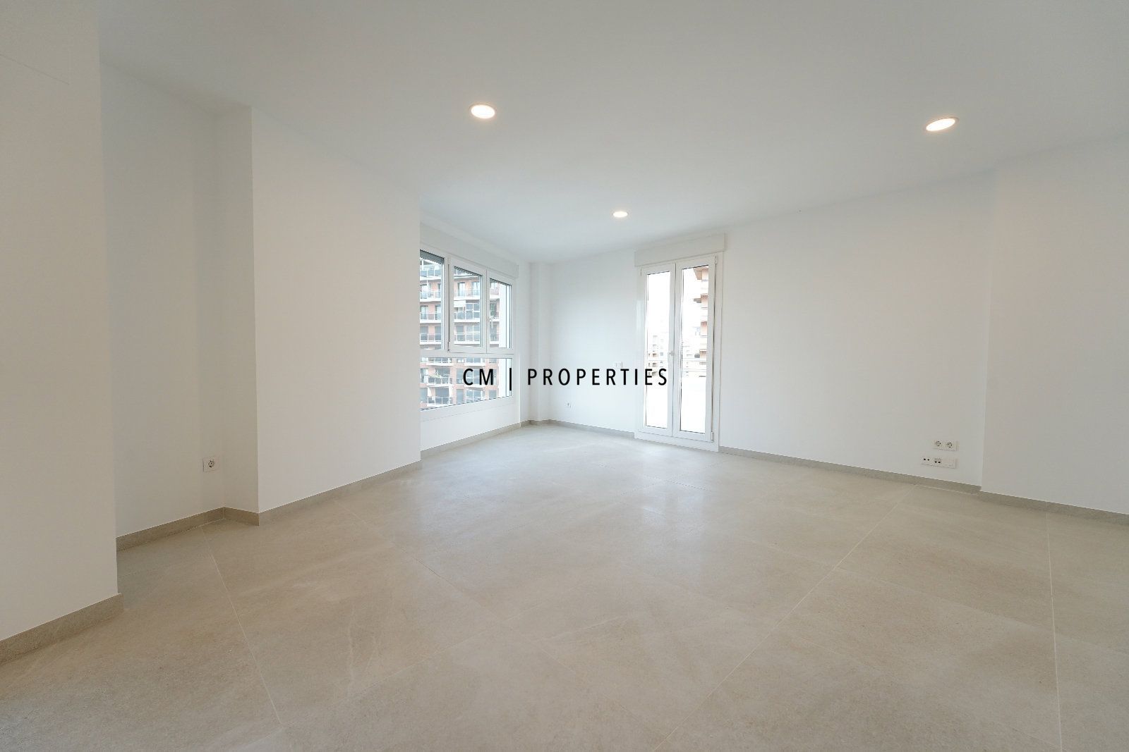 Exterior view of Flat to rent in  Valencia Capital  with Air Conditioner, Heating and Terrace