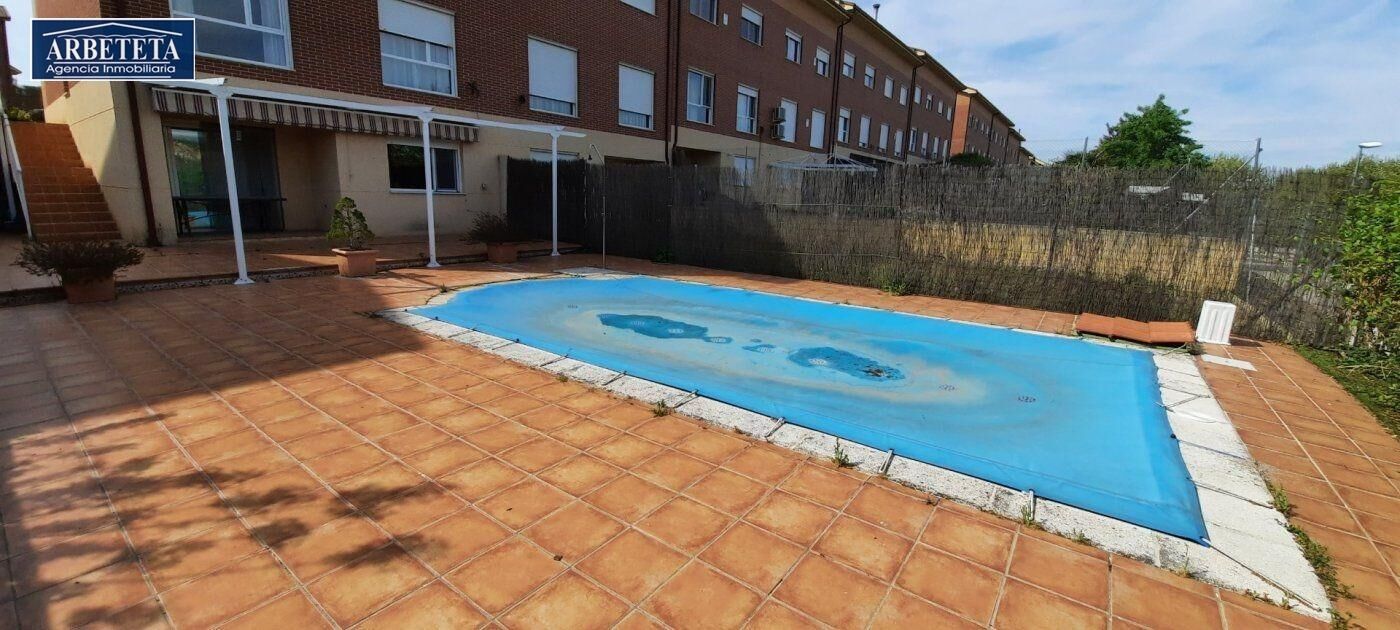 Swimming pool of Single-family semi-detached for sale in Tórtola de Henares  with Heating and Swimming Pool