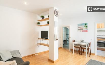 Living room of Flat to rent in  Barcelona Capital  with Air Conditioner, Heating and Furnished