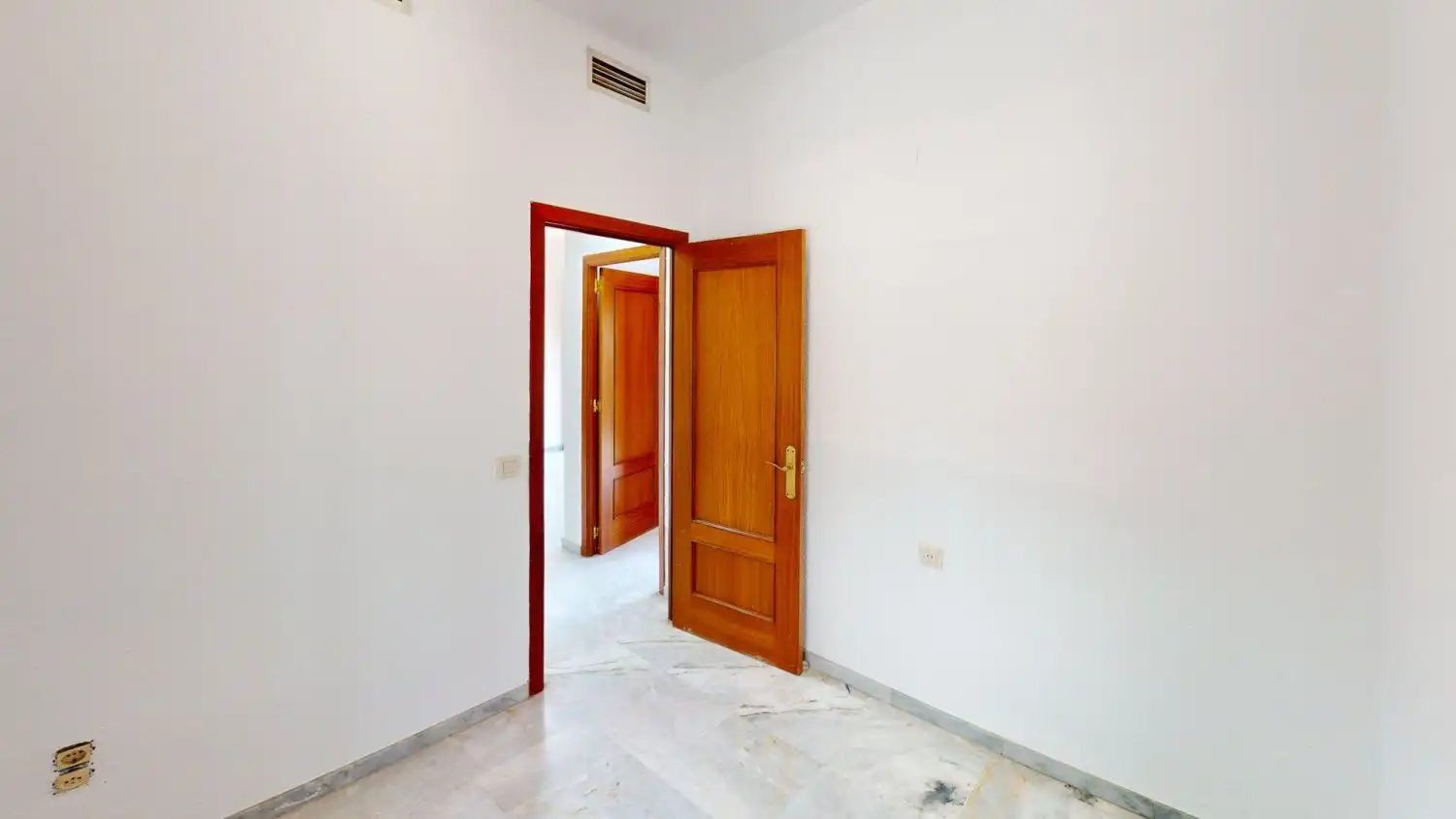 Wohnung zur Miete in Sevilla mit Klimaanlage, Heizung und Balkon