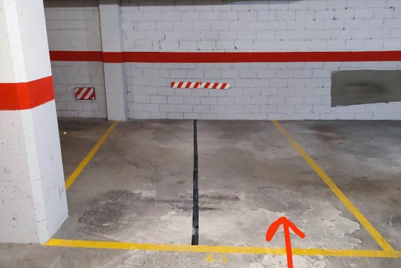 Photo 1 of Garage to rent in Carrer de Mossèn Manel Serinanell, 2, Caputxins - Ambulatori, Barcelona