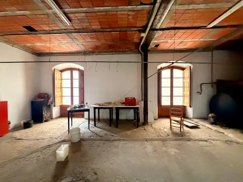 Comedor de Edificio en venta en La Bisbal d'Empordà