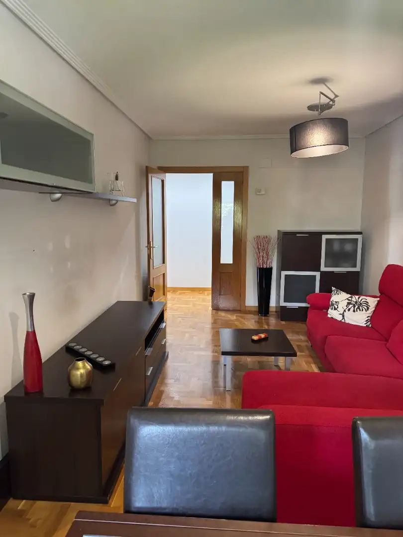 Sala de estar de Piso en venta en Avilés con Calefacción, Parquet y Terraza