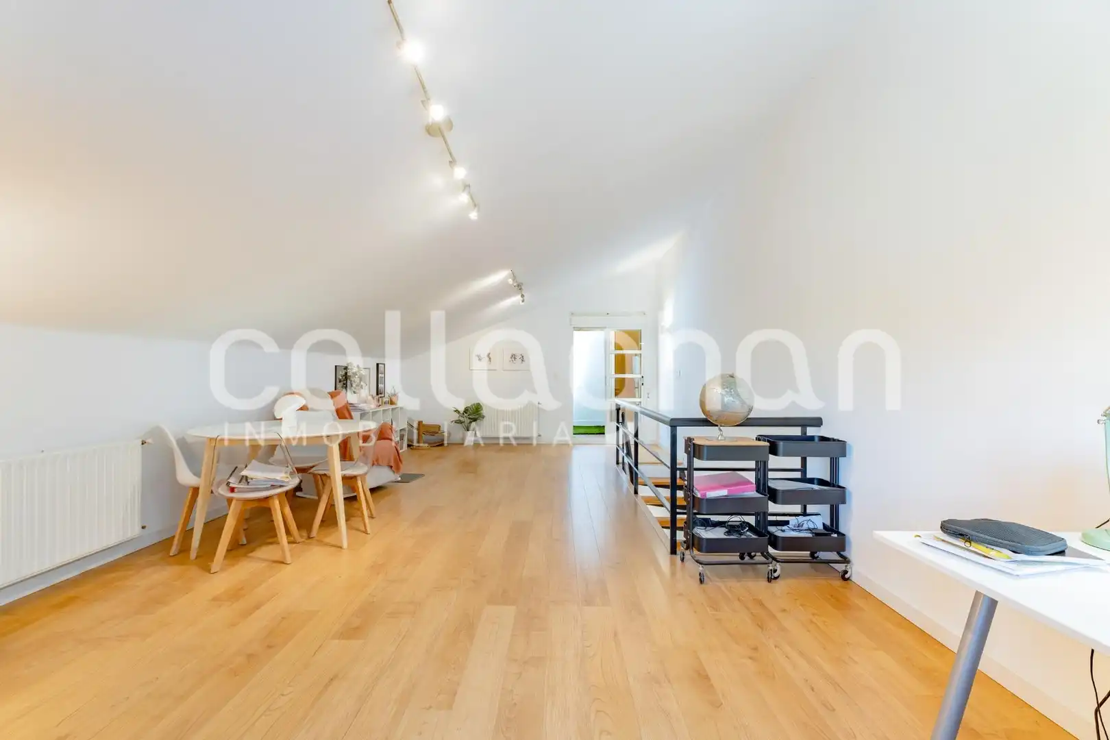 Sala de estar de Casa adosada en venta en Godella con Aire acondicionado, Calefacción y Jardín privado