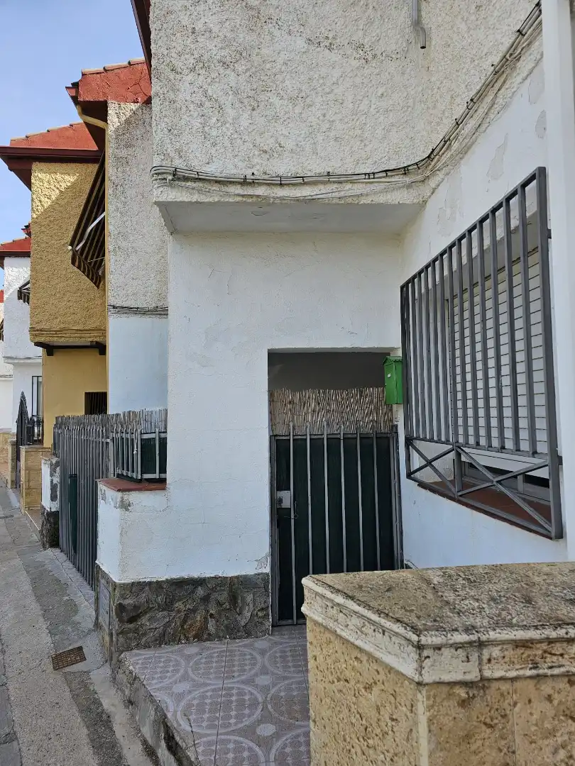 Vista exterior de Casa adosada en venda en La Guardia amb Calefacció
