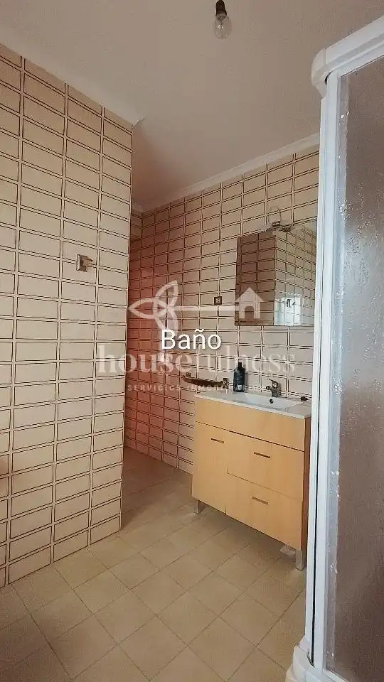 Badezimmer von Wohnung zum Verkauf in Cedeira mit Terrasse, Abstellraum und Möbliert