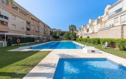 Piscina de Pis en venda en Torremolinos amb Aire condicionat, Jardí privat i Terrassa