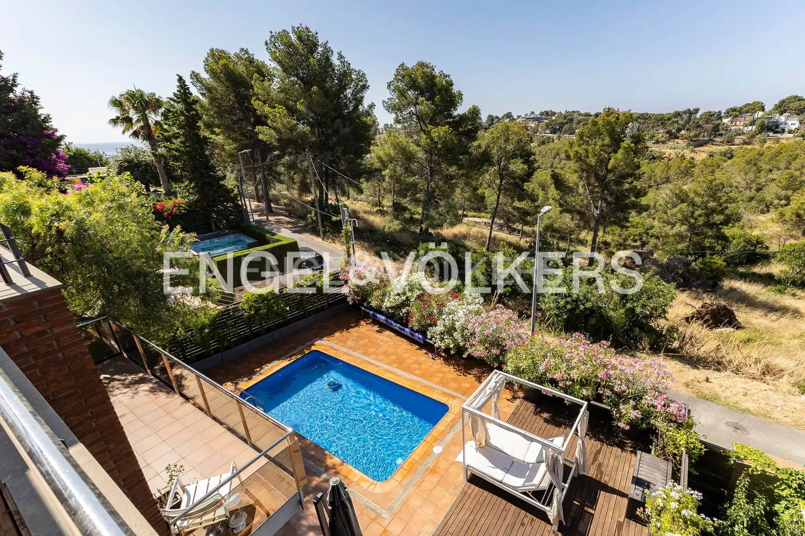 Swimming pool of Houses for sale in Castelldefels  with Air Conditioner, Heating and Private garden