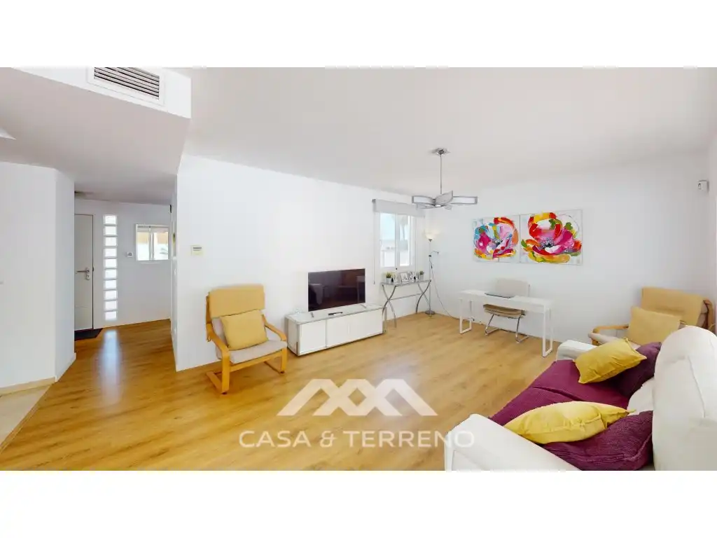 Vista exterior de Casa o xalet en venda en Vélez-Málaga amb Aire condicionat, Jardí privat i Terrassa