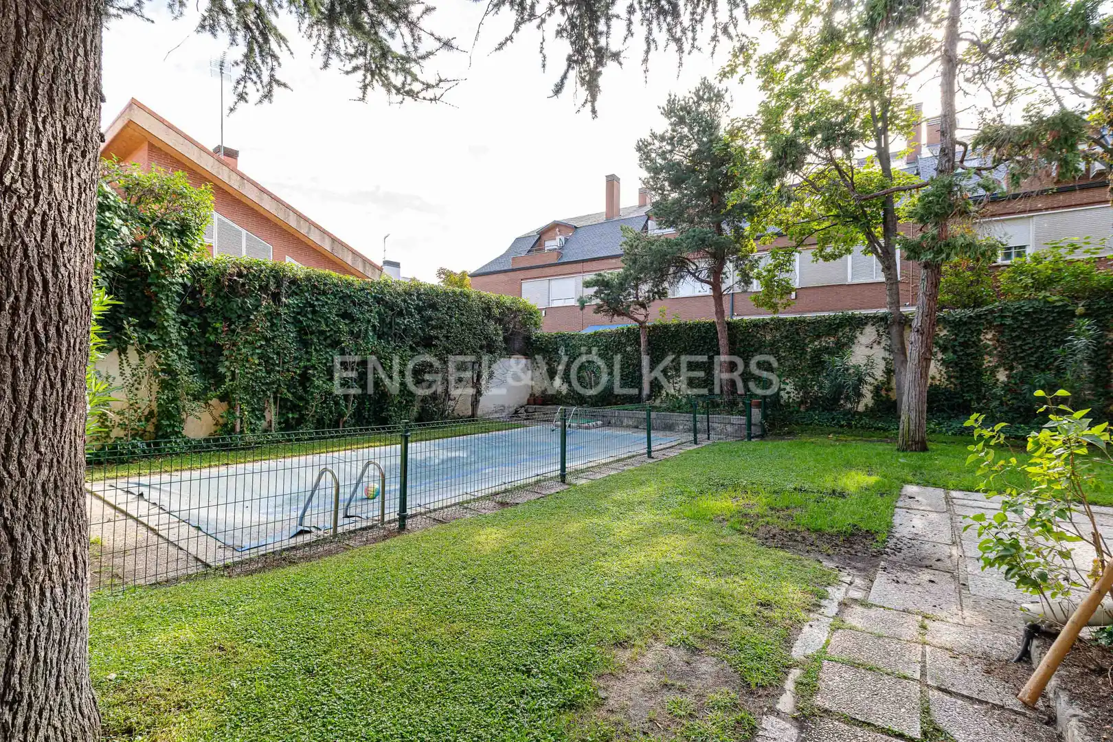Swimming pool of Houses for rent in Madrid  with Air Conditioner, Heating and Private garden