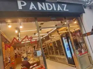 Local comercial en traspaso en Calle San Bernardo, imagen 2