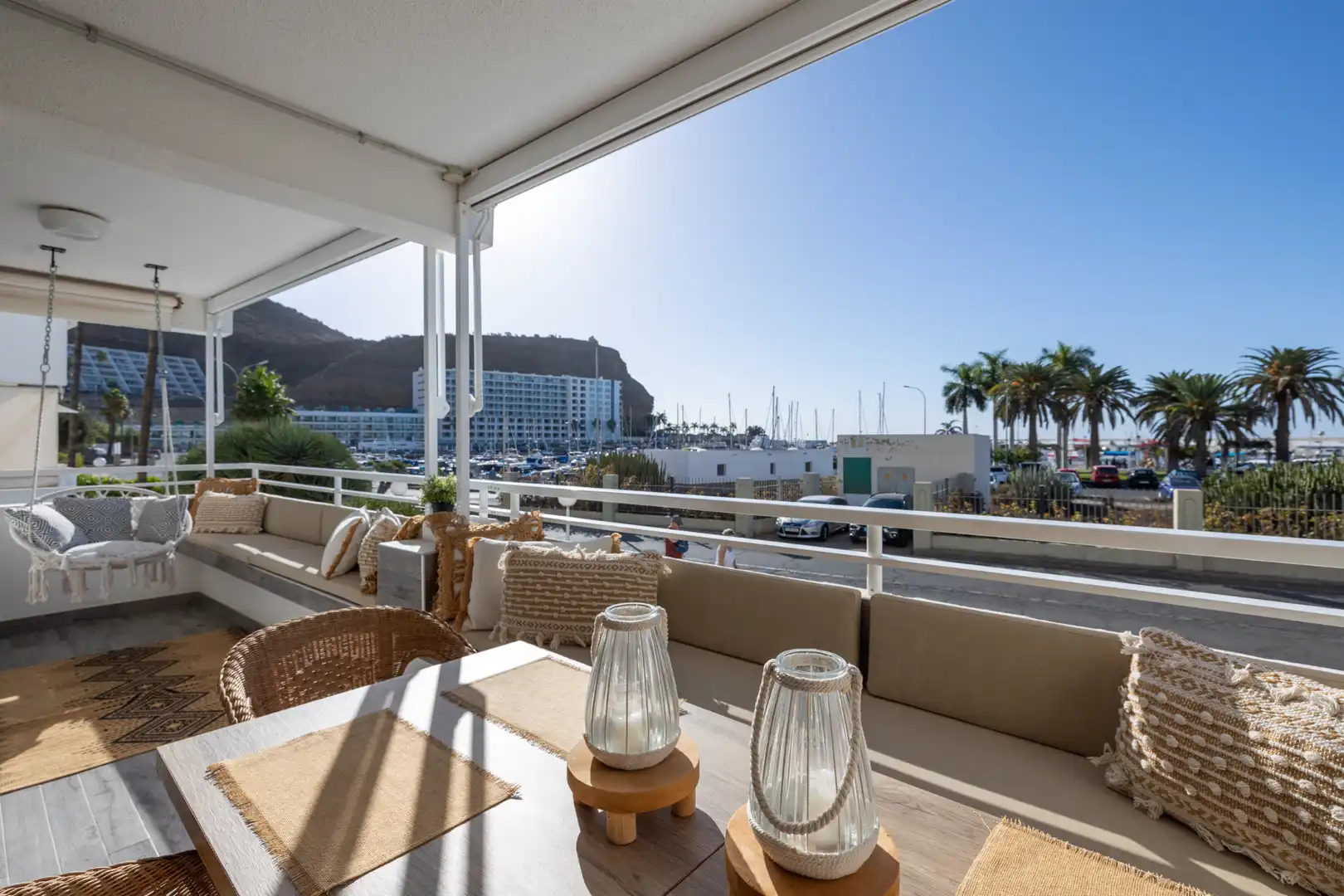 Terrasse von Wohnung zum Verkauf in Mogán mit Klimaanlage, Terrasse und Möbliert