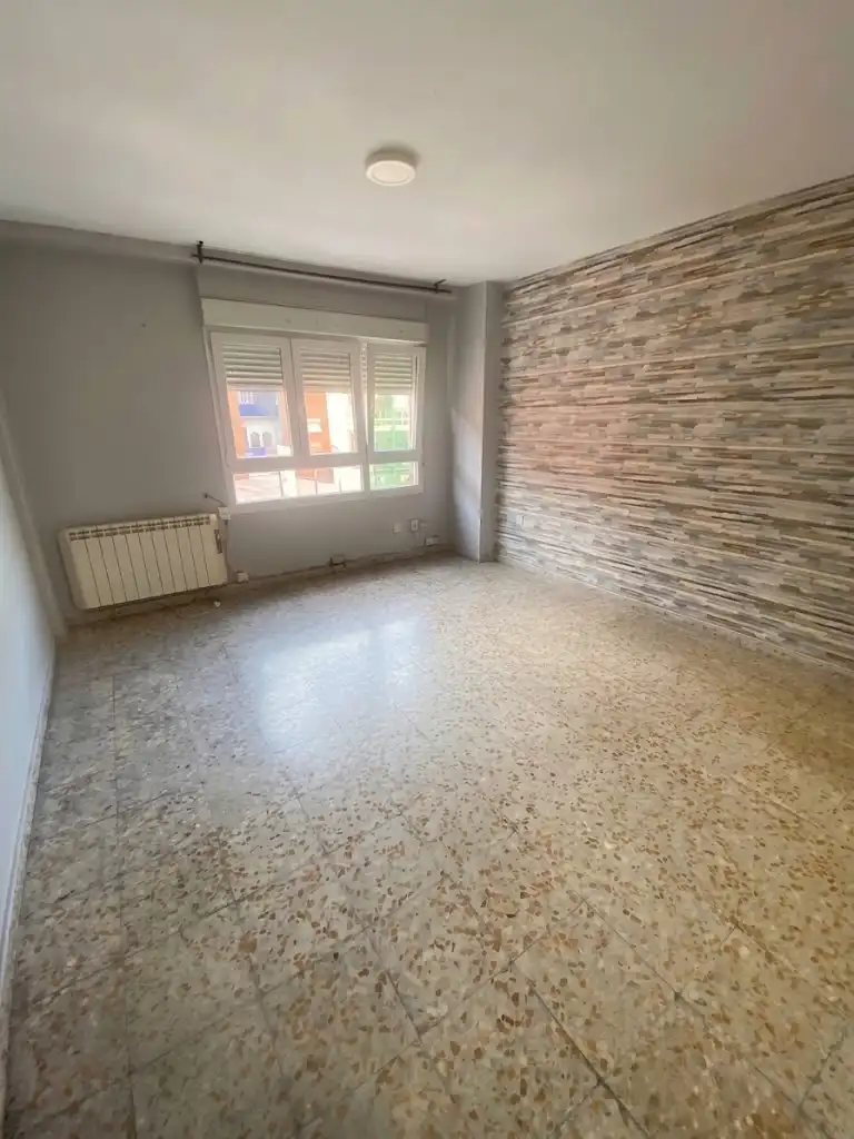 Piso con ascensor en venta en Avenida de la República Argentina