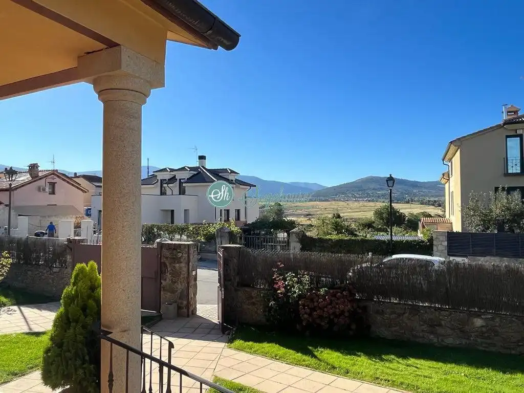 Jardí de Casa o xalet de lloguer en Palazuelos de Eresma amb Calefacció, Terrassa i Moblat