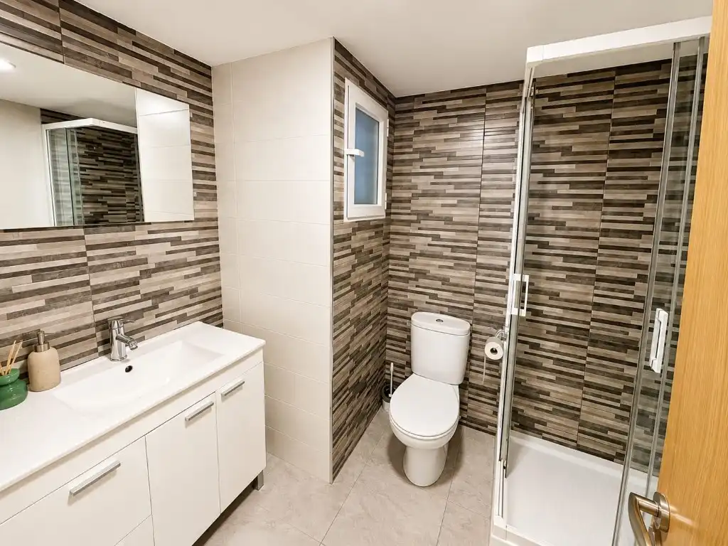 Baño de Piso en venta en Benidorm con Aire acondicionado y Amueblado