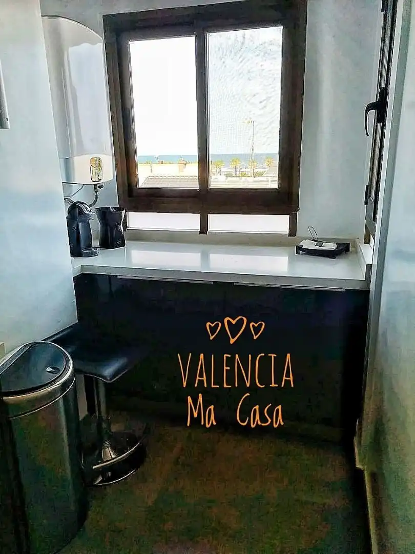 Flat for rent in Valencia  with Air Conditioner, Heating and Furnished