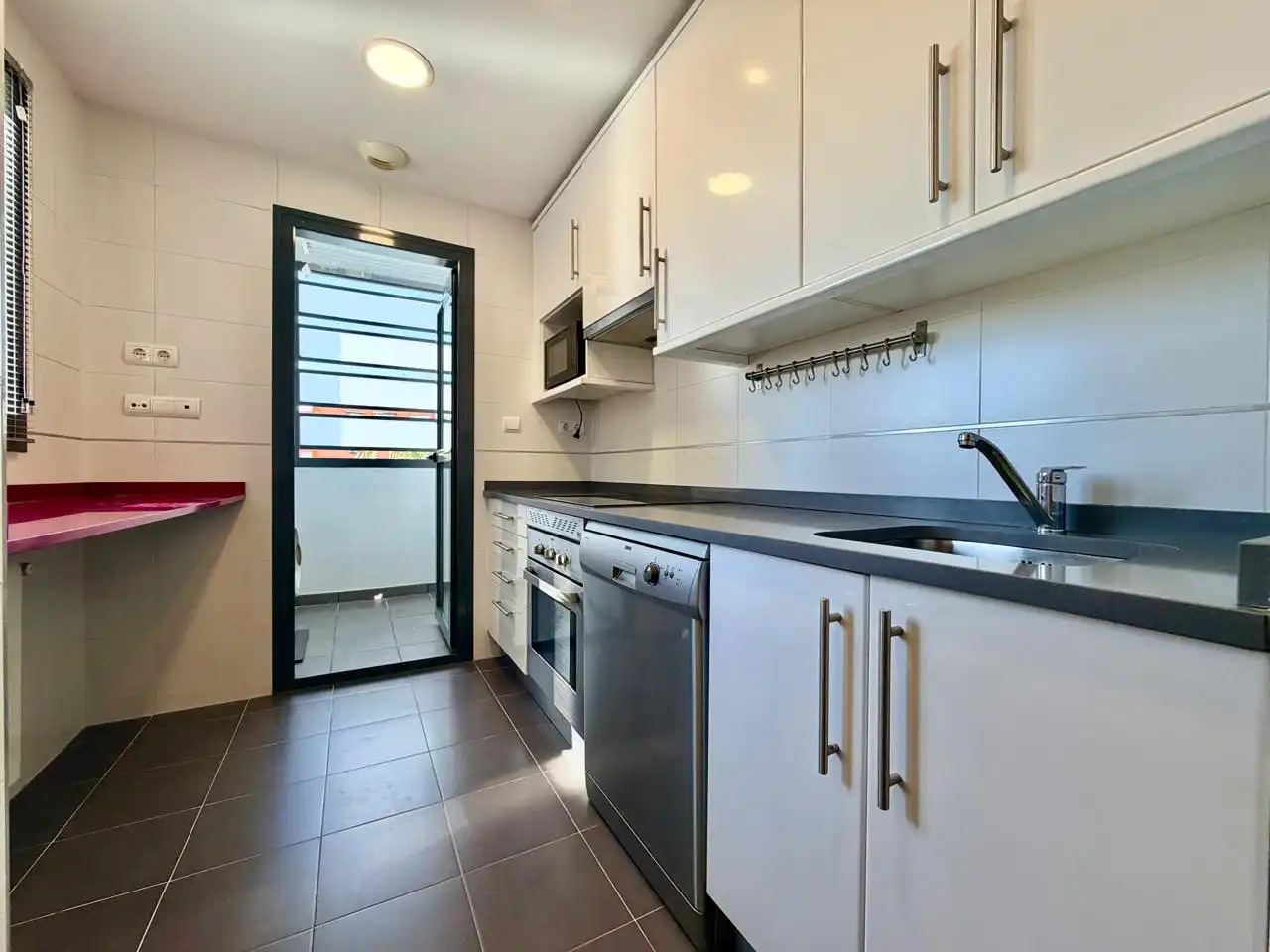 Cocina de Piso en venta en Madrid con Aire acondicionado, Calefacción y Jardín privado