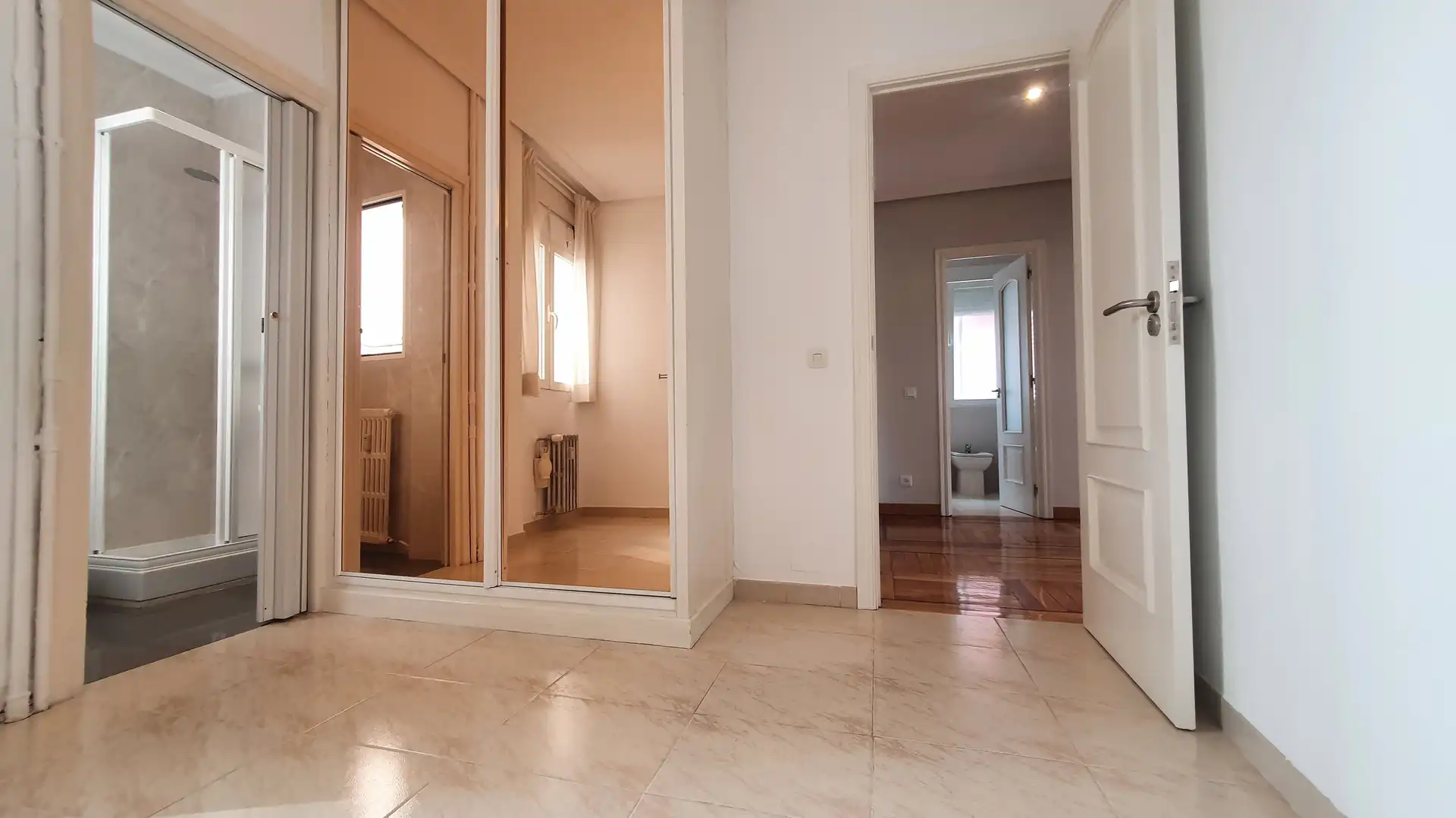 Flat for rent in Calle de San Bernardo, Universidad - Malasaña