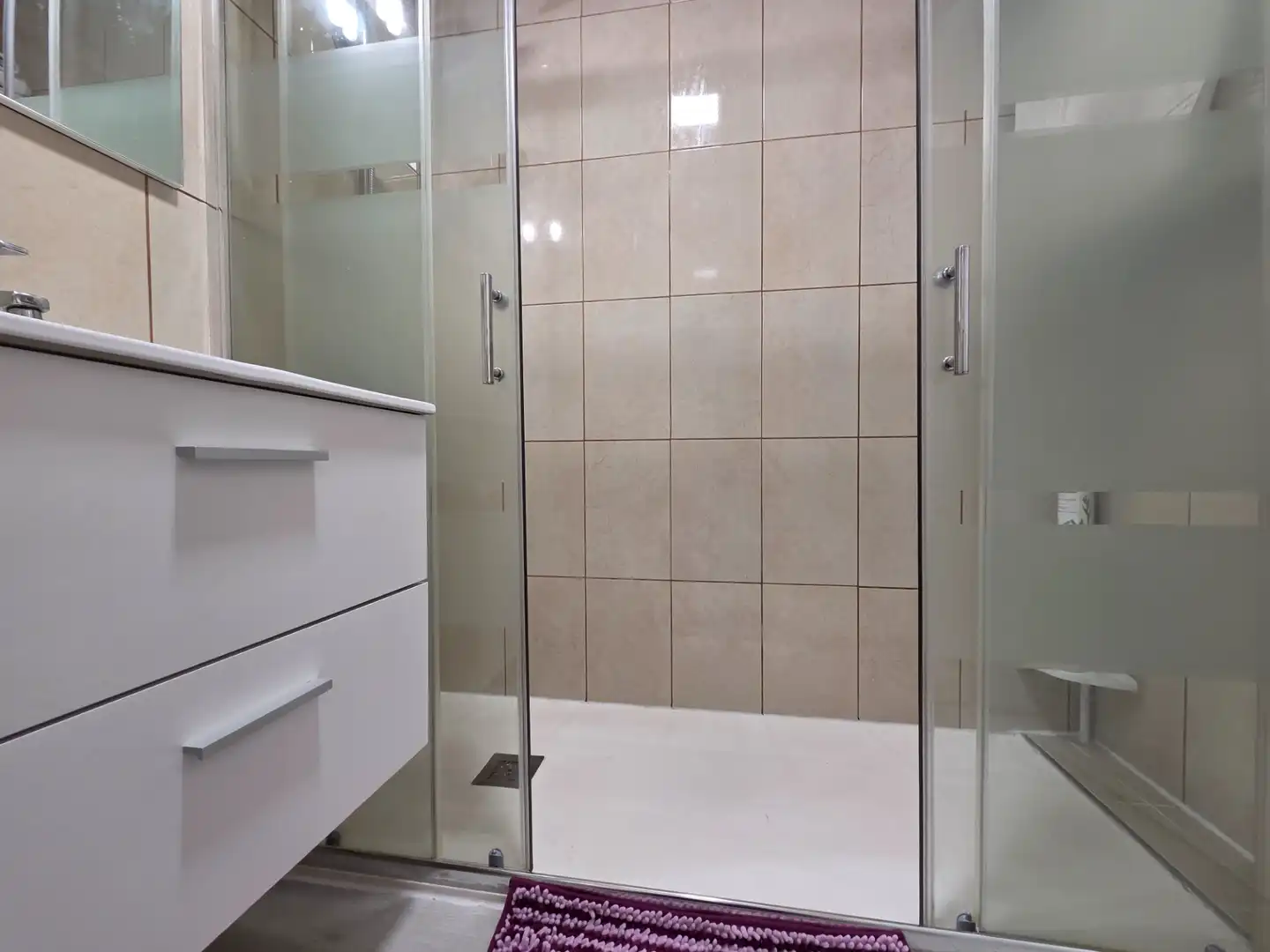 Badezimmer von Einfamilien-Reihenhaus zum Verkauf in Torrevieja mit Klimaanlage, Terrasse und Abstellraum