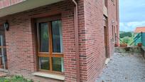 Vista exterior de Pis en venda en Reocín amb Calefacció, Jardí privat i Parquet