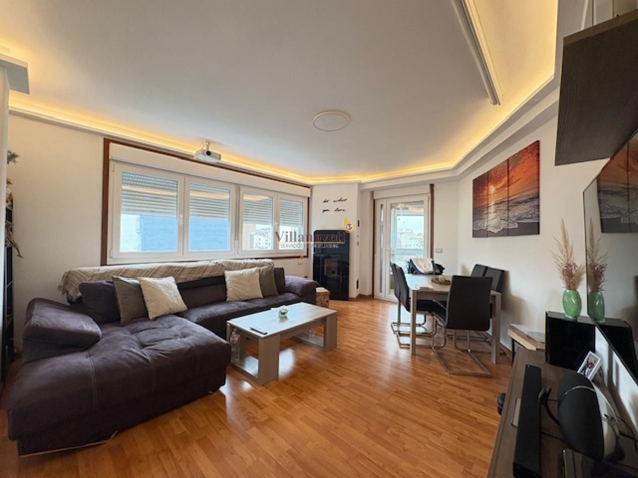 Living room of Flat for sale in Vigo   with Heating, Parquet flooring and Terrace