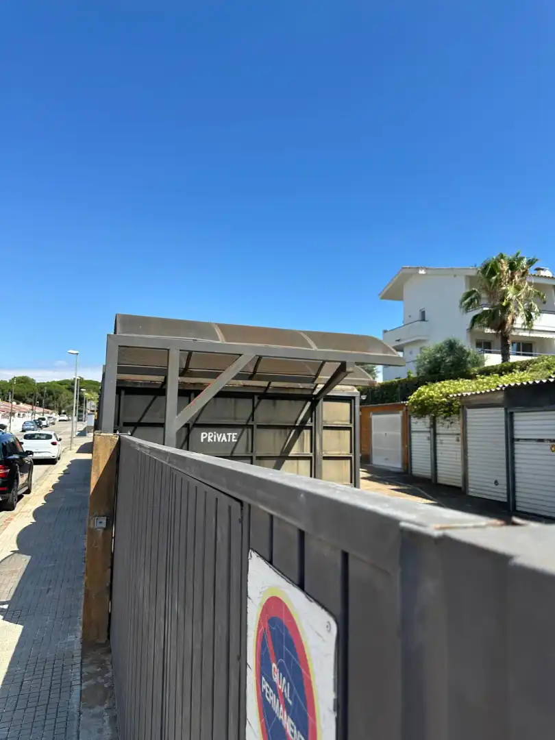 Exterior view of Garage for sale in L'Escala