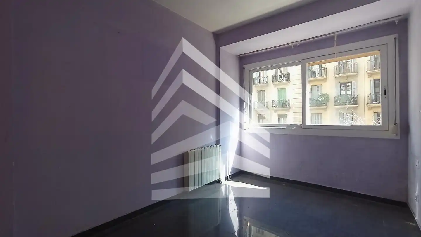 Schlafzimmer von Wohnung zum Verkauf in Barcelona mit Heizung und Balkon