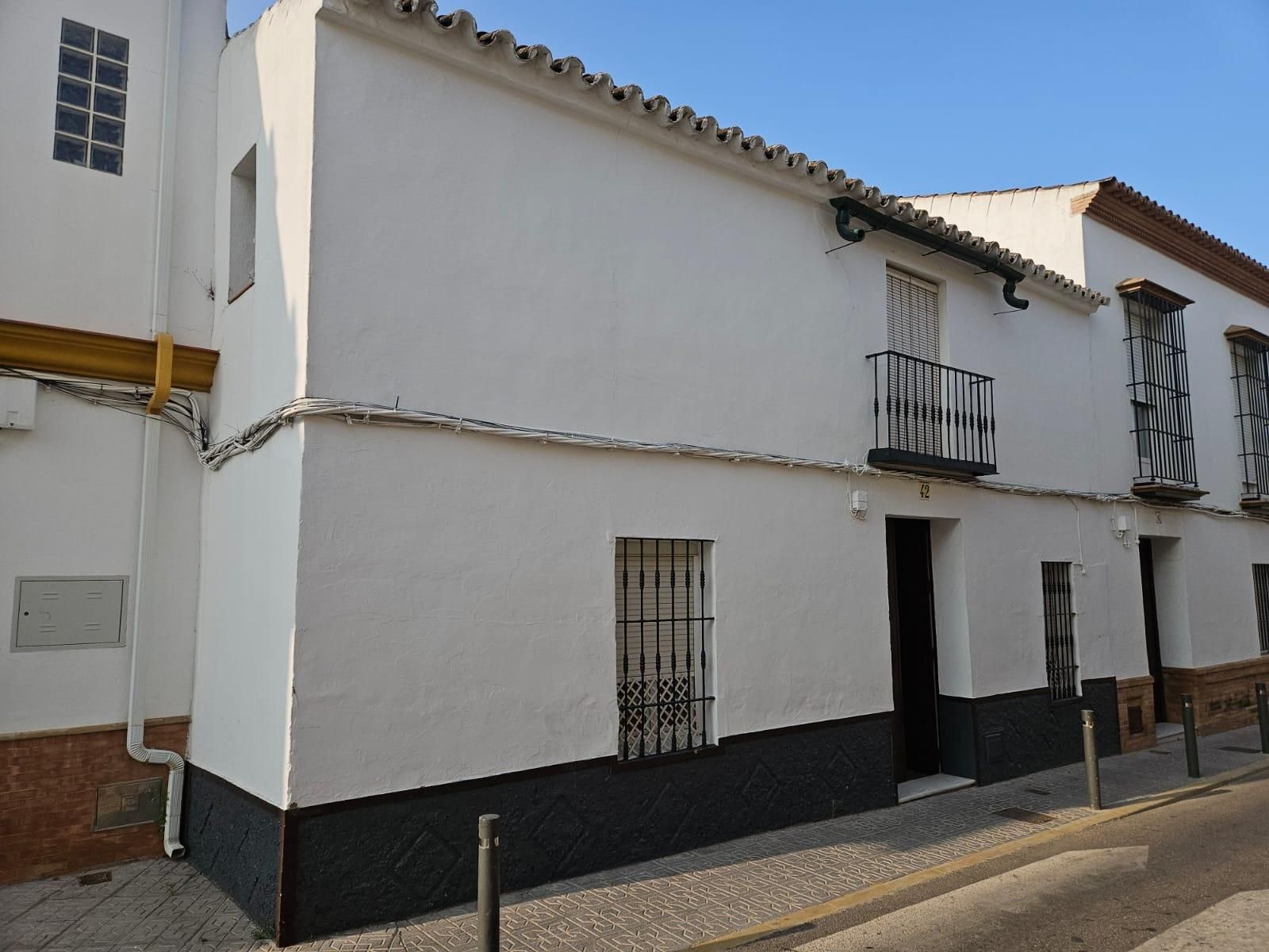 Vista exterior de Casa adosada en venda en Villanueva del Ariscal