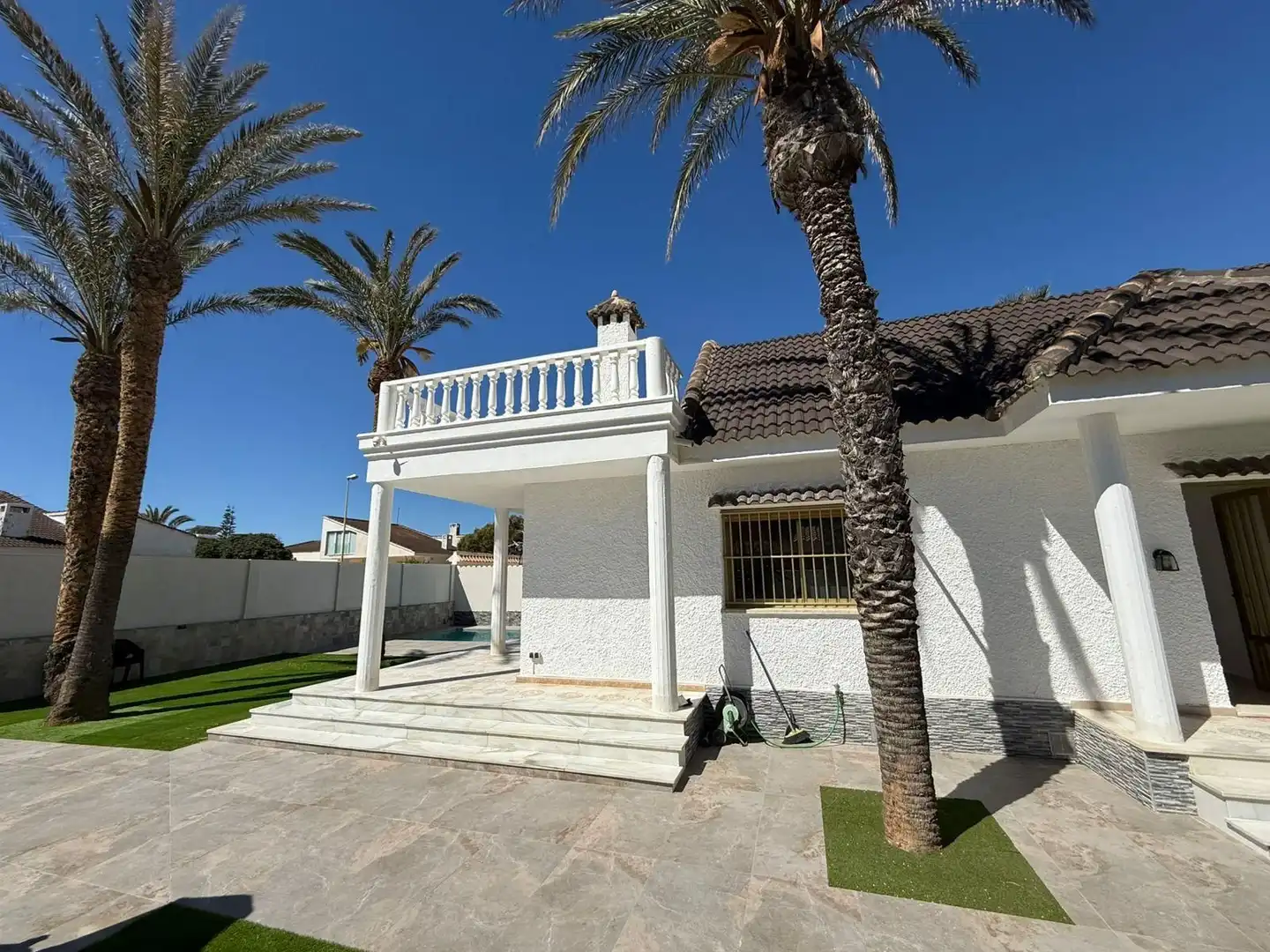 Vista exterior de Casa o chalet de alquiler en Orihuela con Aire acondicionado, Calefacción y Jardín privado