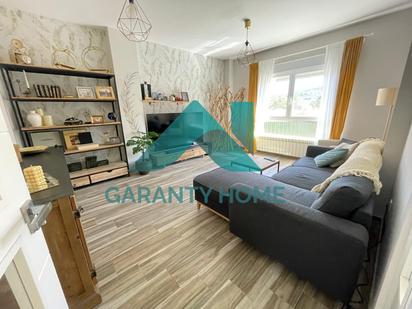 Living room of Single-family semi-detached for sale in Cáceres Capital  with Air Conditioner and Terrace