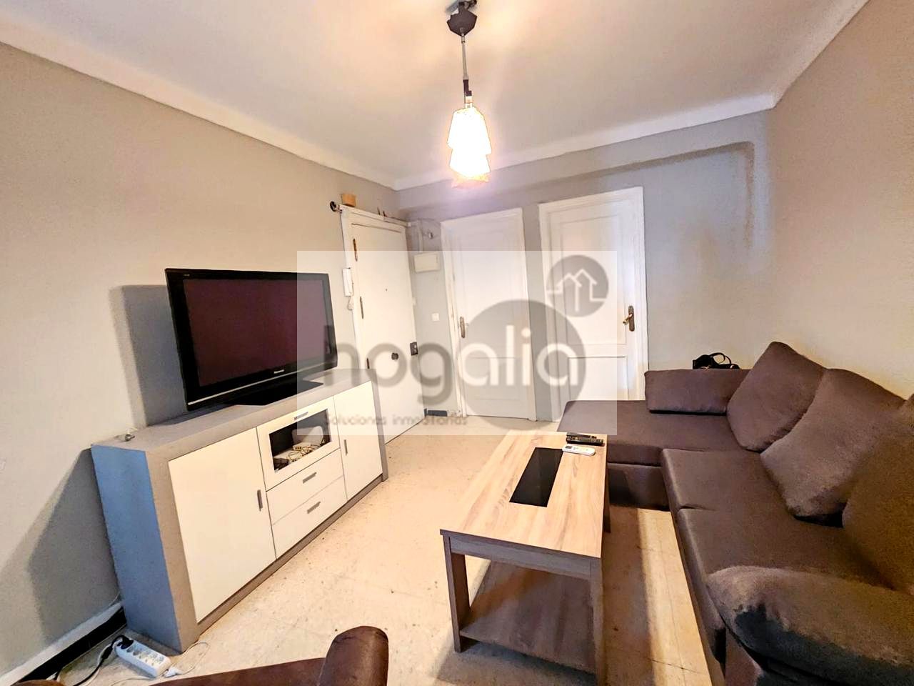 Living room of Flat for rent in  Sevilla Capital  with Air Conditioner and Furnished