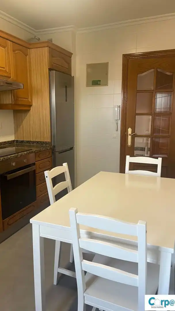 Cocina de Piso de alquiler en  Pamplona / Iruña con Calefacción, Parquet y Trastero