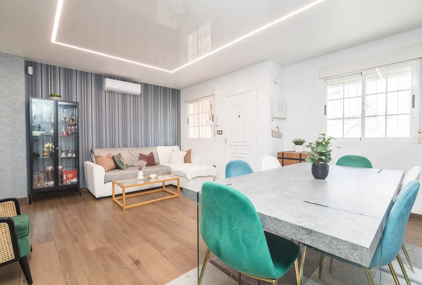 Living room of Houses for sale in Santa Pola  with Air Conditioner, Private garden and Terrace