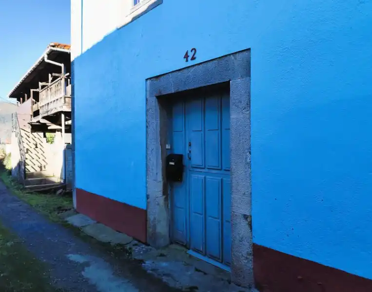 Vista exterior de Casa o chalet en venta en Salas con Trastero y Amueblado