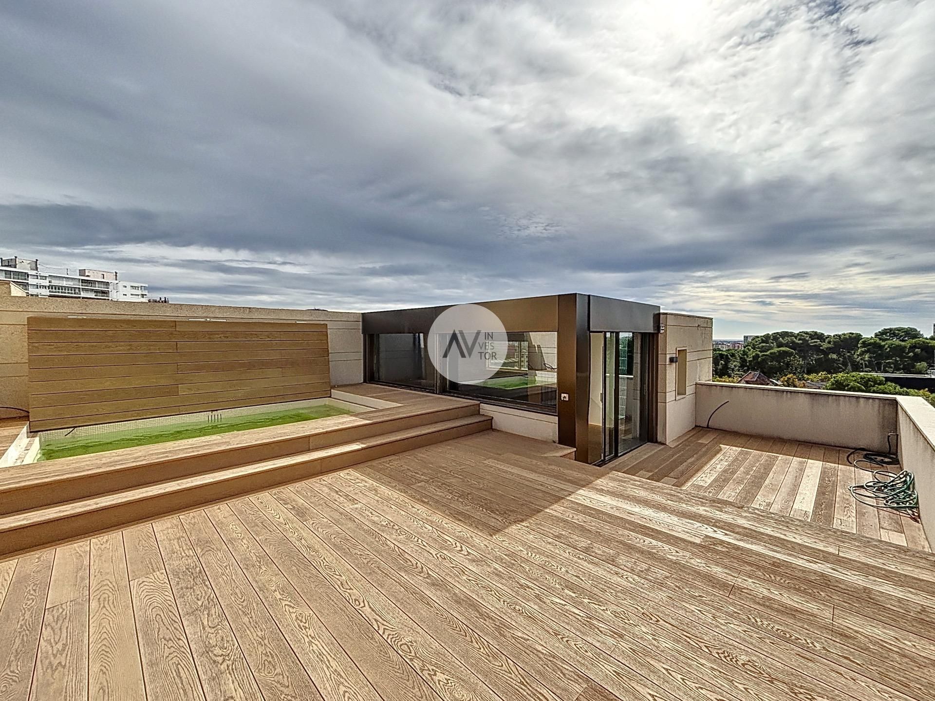 Terrace of Attic to rent in  Barcelona Capital  with Air Conditioner, Heating and Terrace
