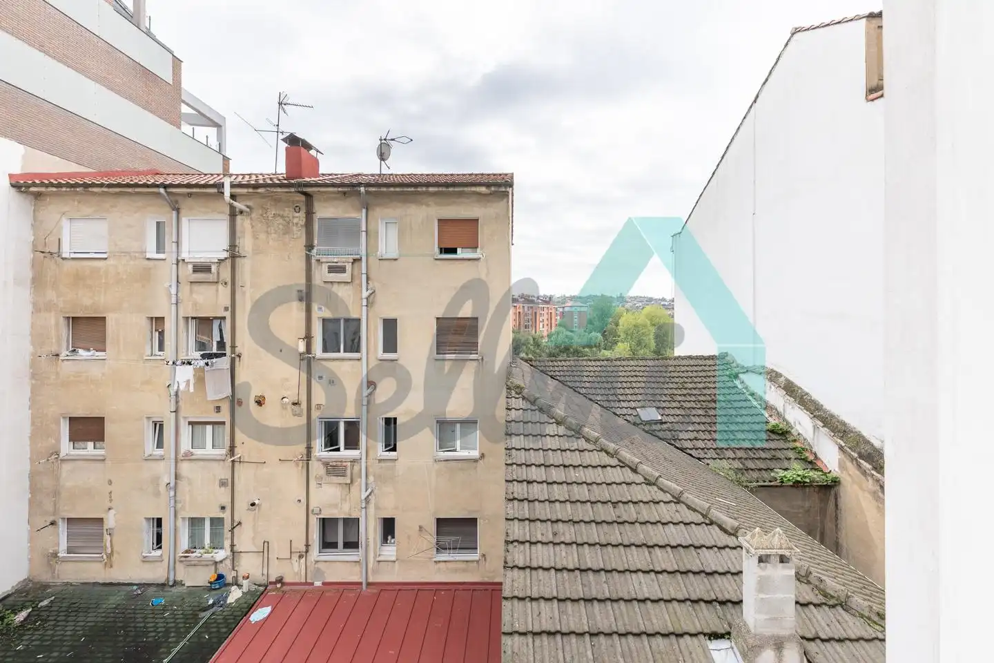 Vista exterior de Piso para compartir en Oviedo  con Calefacción, Parquet y Amueblado