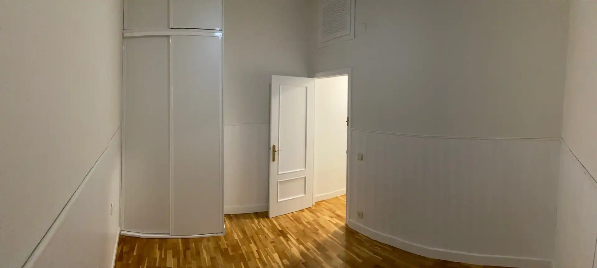 Dormitori de Apartament de lloguer en Madrid amb Calefacció, Moblat i Forn