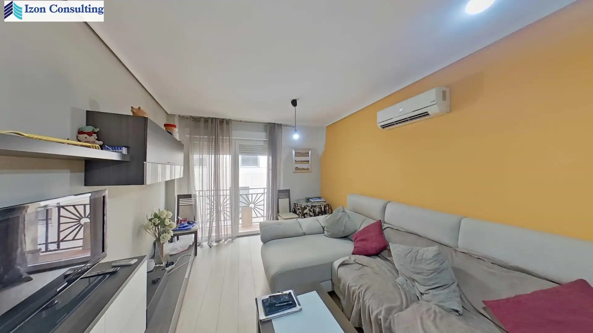 Sala de estar de Piso en venta en Albacete con Calefacción, Trastero y Balcón