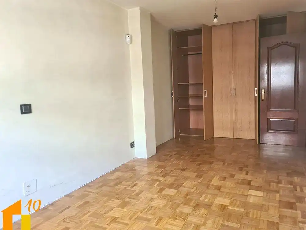 Schlafzimmer von Wohnung zum Verkauf in Burgos mit Heizung