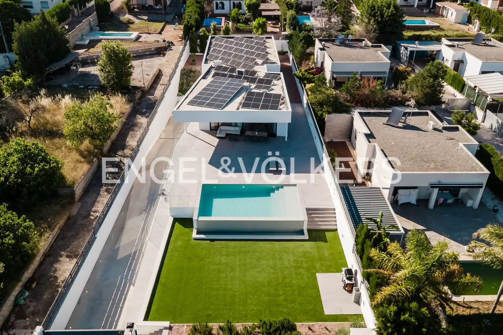 Vista exterior de Casa o xalet en venda en Náquera amb Aire condicionat, Calefacció i Jardí privat