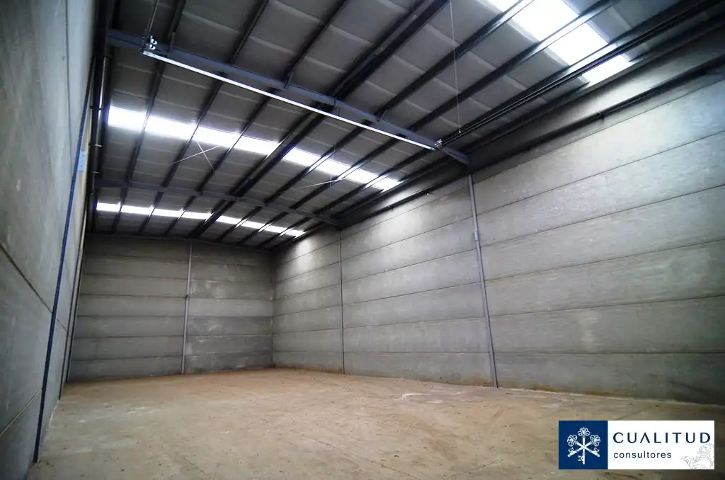 Nau industrial en venda a Oeste