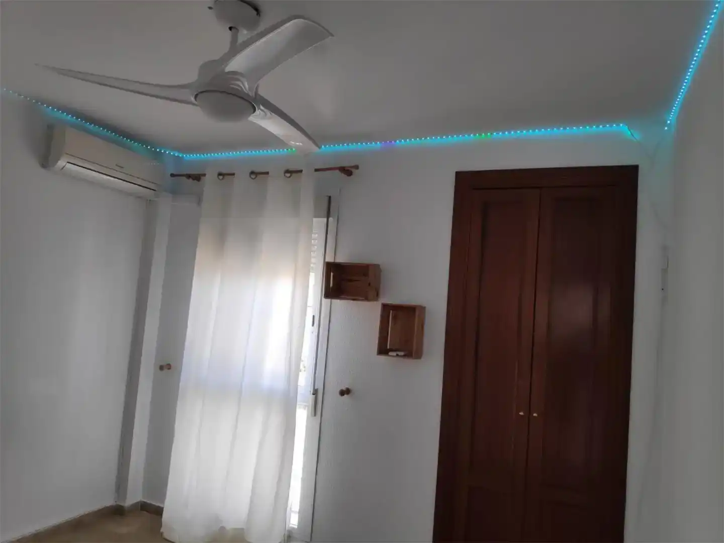 Bedroom of Houses for share in Bormujos  with Air Conditioner, Private garden and Storage room
