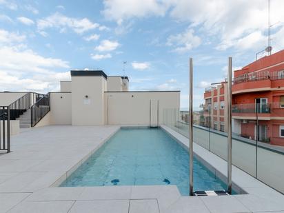 Swimming pool of Flat for sale in  Barcelona Capital  with Terrace, Storage room and Swimming Pool